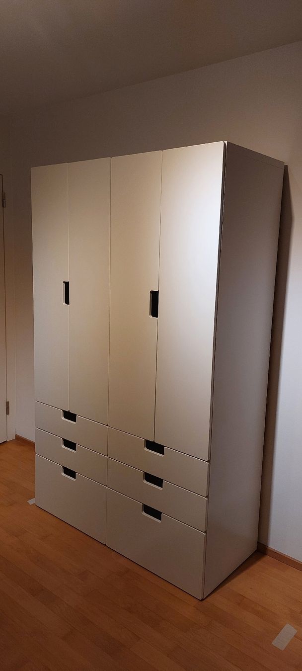 Kleiderschrank weiss mit Schubladen gebrauchter Zustand (Gebraucht) in Richterswil für CHF 10 – nur Abholung auf Ricardo kaufen