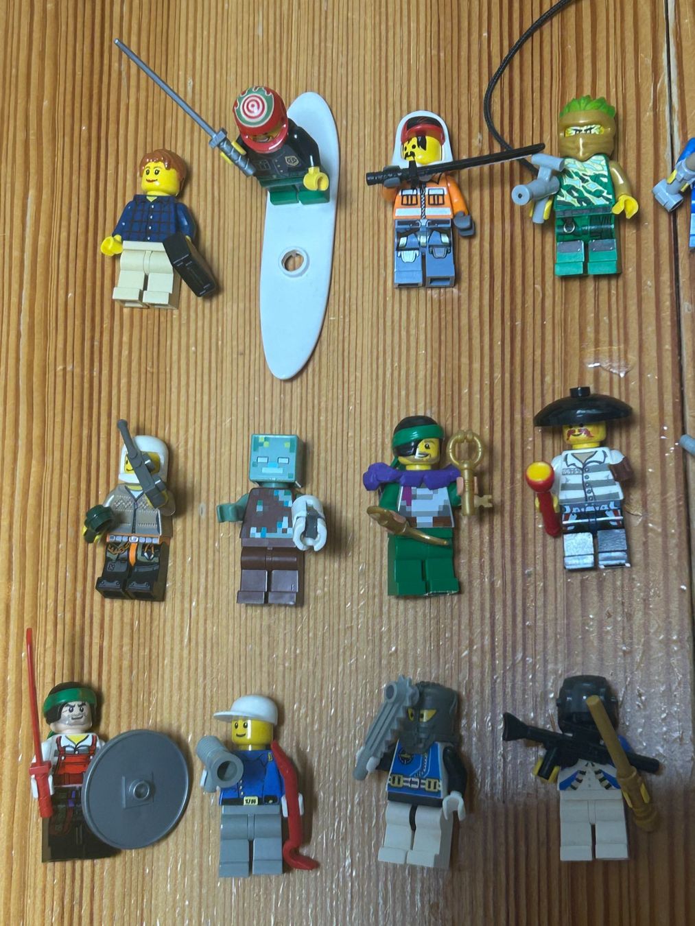 Lego Giocattoli: 30 verschiedene Lego Personen – Usato da Volketswil venduto da Daniel68ernst 5