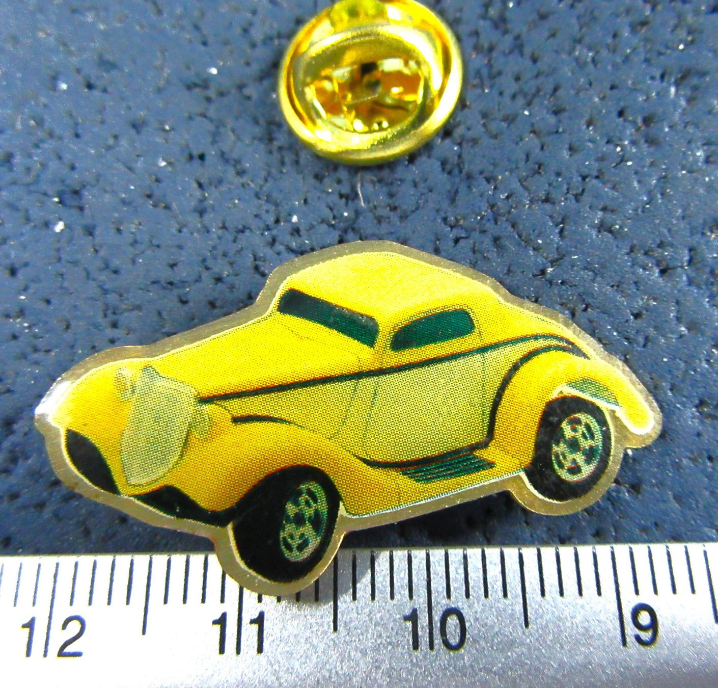 Plaquettes & Badges: NEED STREETER AUTO PIN – D'occasion à Ettingen par Hausi4711