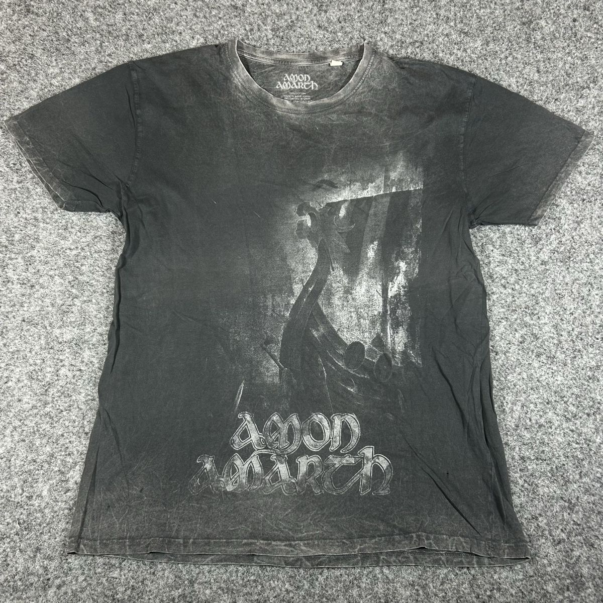 T-shirt: Merch Amon Amarth XL  – Usato da La Sagne NE venduto da Matlasape
