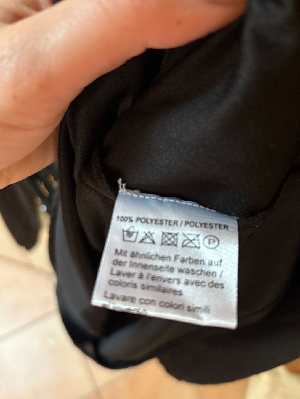 Top: Elegant top size 42 – Usato da Muzzano venduto da Sidney_3 2