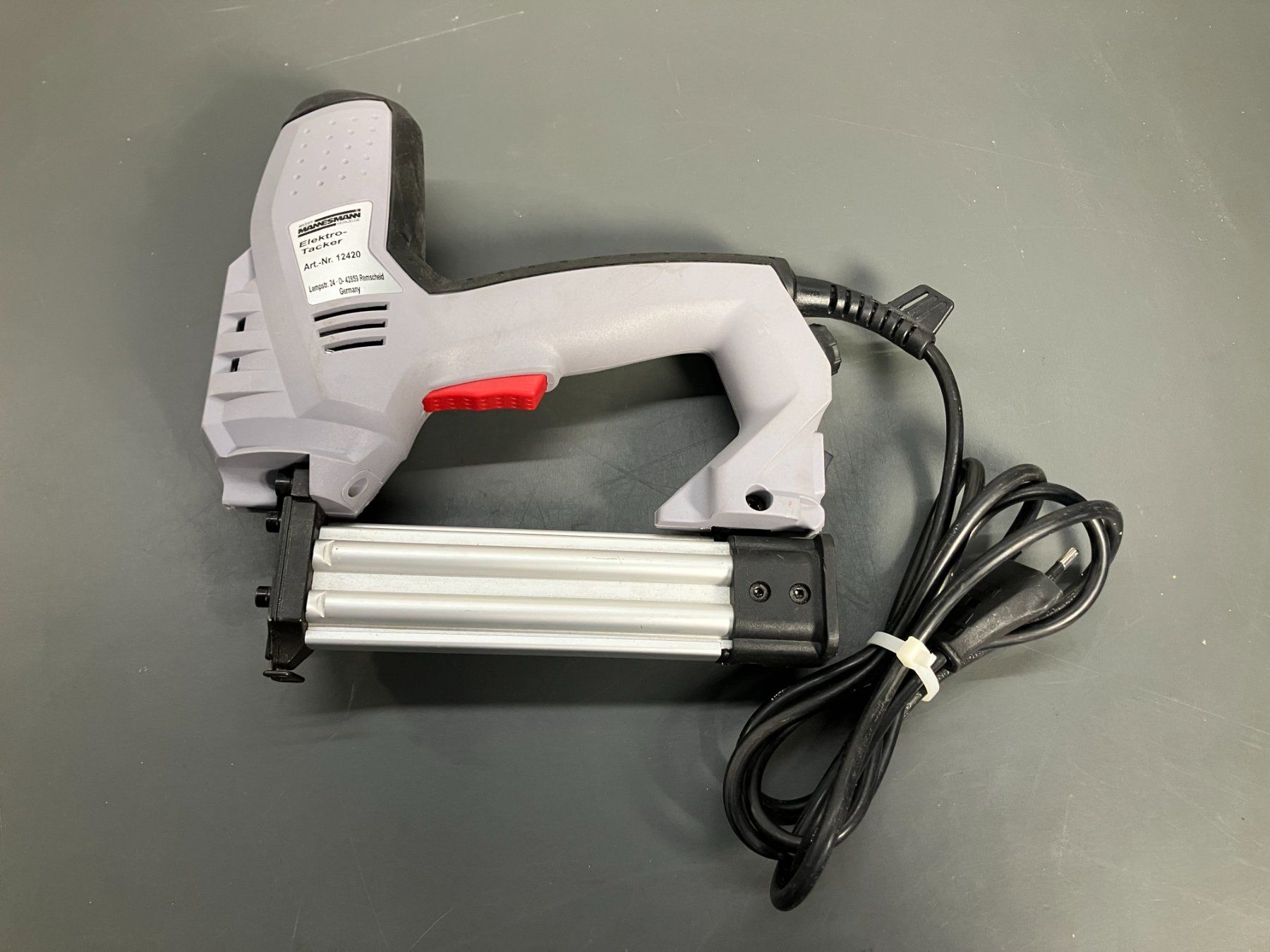 Alle Werkzeuge: gebr. Mannesmann - El. Tacker 50W ab 1.- – Gebraucht aus Lichtensteig von Buy24International