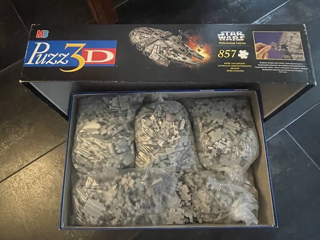 Puzzles: Puzz3d Millenium Falcon 1997 – D'occasion à Biel/Bienne par Hamamlezi 2