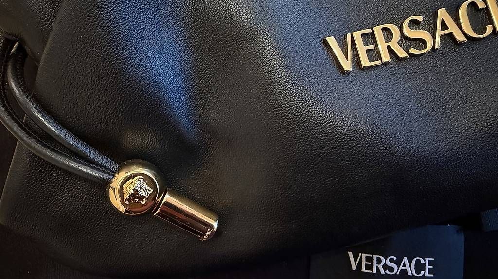 Versace Sacs femmes: Versace Tasche Clutch – D'occasion à Zürich par AlfH 4