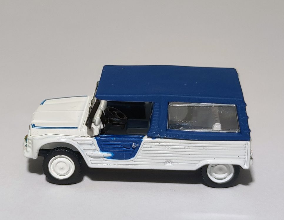 1/18 Banquette arrière Aston Martin DB9 Solido