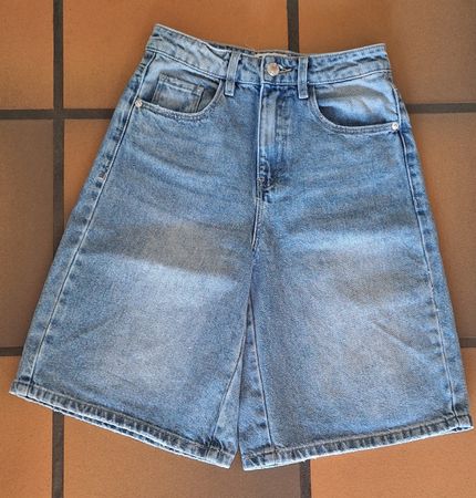 Jeanshosen kurze Grösse 34