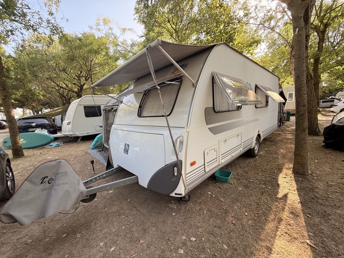 Knaus Véhicules de camping: Wohnwagen Knaus Südwind 550 TKM – D'occasion à Seewen SO par zah_mv5b 9