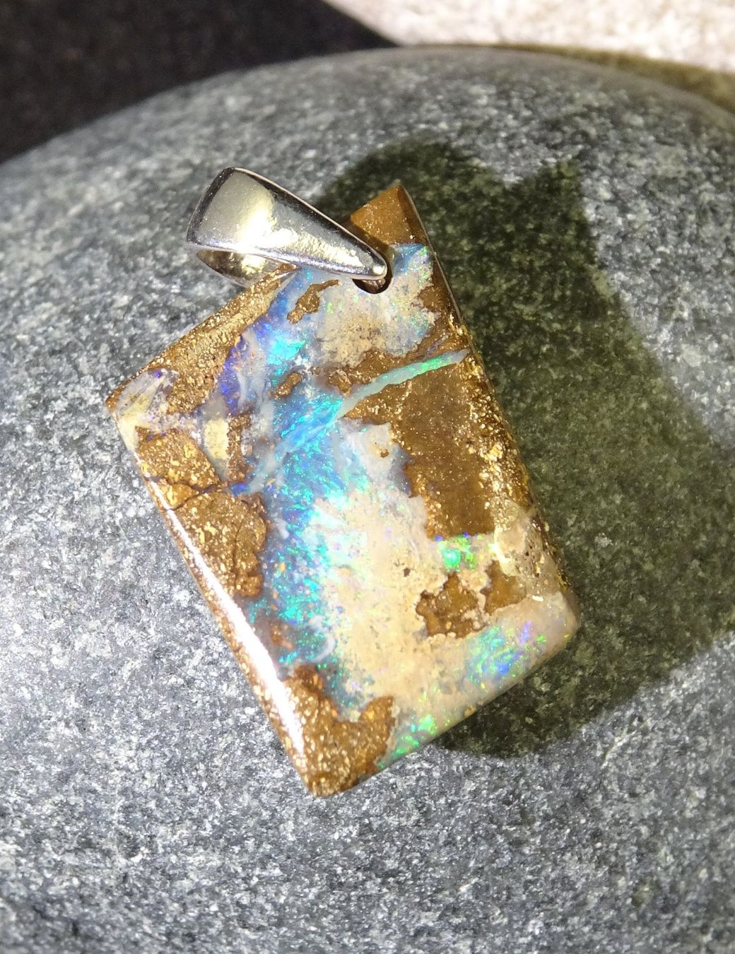 Ciondoli: Anhänger Boulder Opal. – Nuovo (secondo la descrizione) da Niederbüren venduto da Raphael014