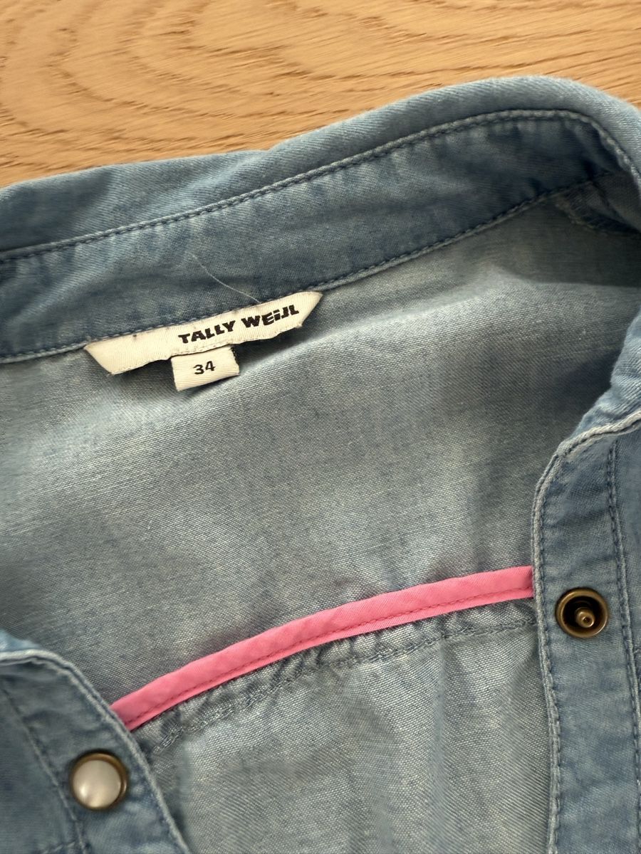Camicette: Tally Weijl Jeanshemd, Gr. 34, hellblau – Usato da Richterswil venduto da KAYLEIGH_77 2