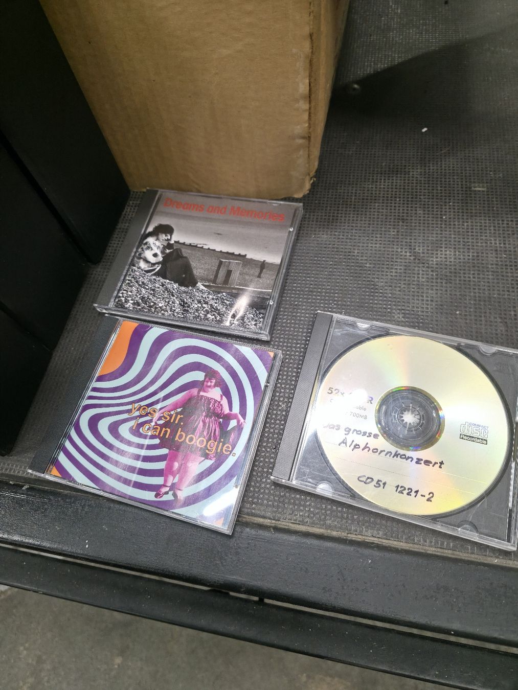 CD: Sammlung CD's / PC-Programme / Leere CD-Hüllen / CD-Fächer – Difettoso da Dietlikon venduto da litisop 5