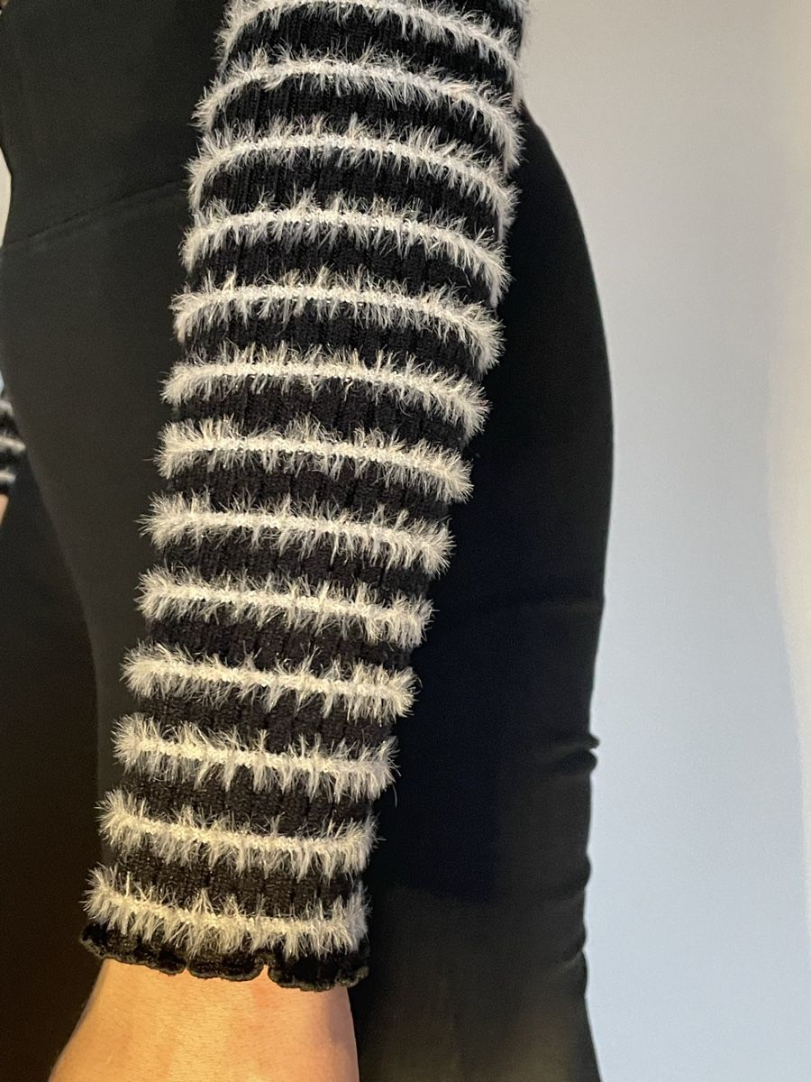 Bershka Pullover & Sweatshirts: Bershka gestreifter Crop Pullover – Gebraucht aus Bern von jul_y9g6 3