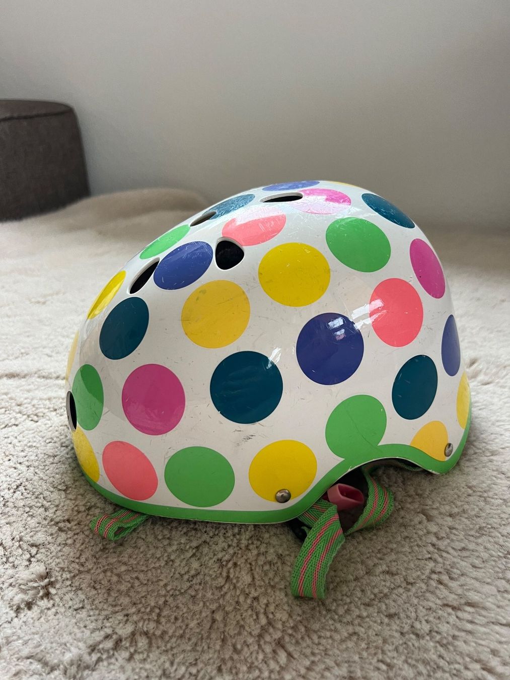Caschi: Kinderhelm von Micro bunt gebraucht 53-57cm – Usato da Rüschlikon venduto da 21moje 1