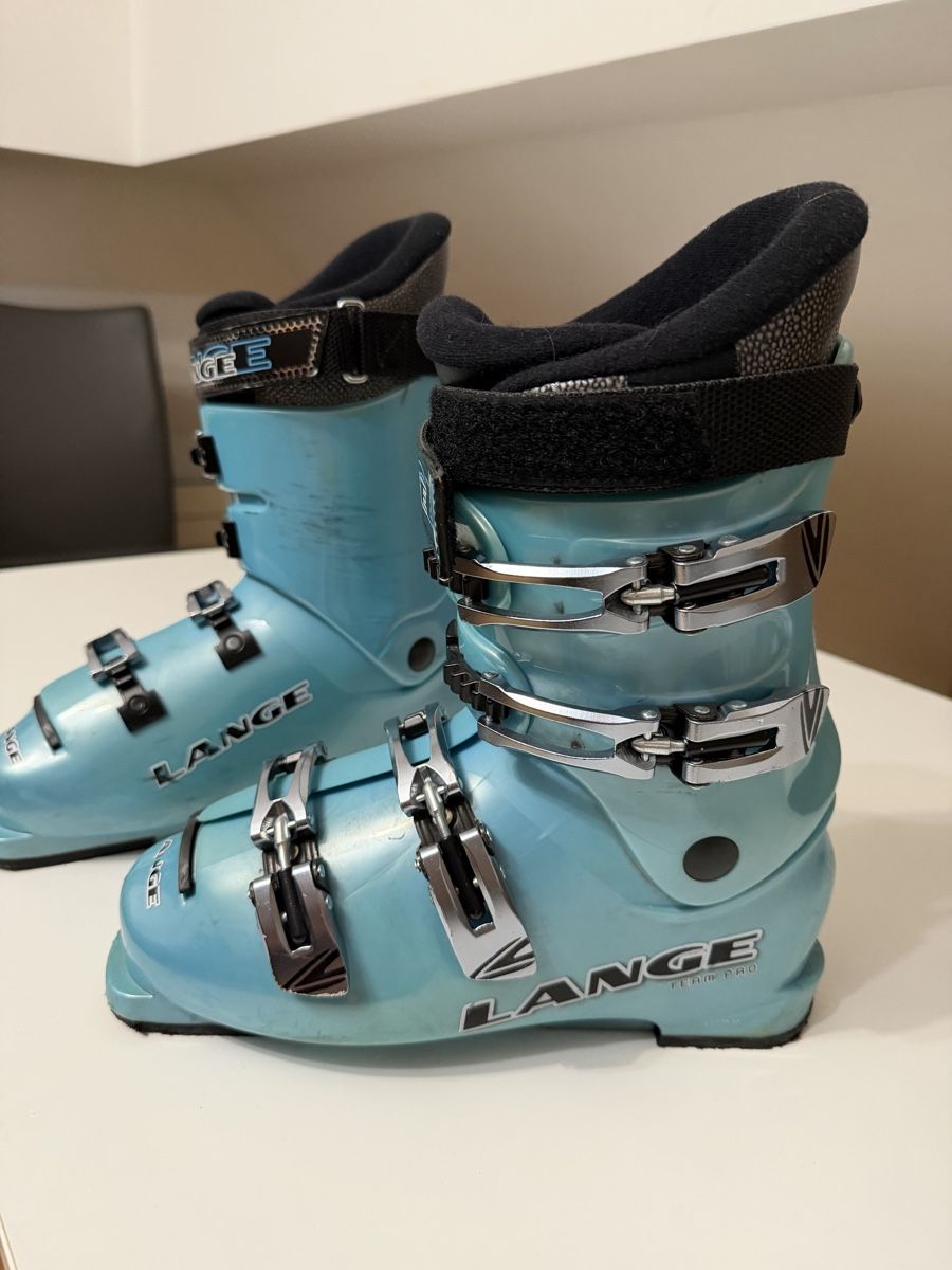 Lange Scarpe da donna: Chaussures de ski Lange – Usato da Courrendlin venduto da Sandy_25 1