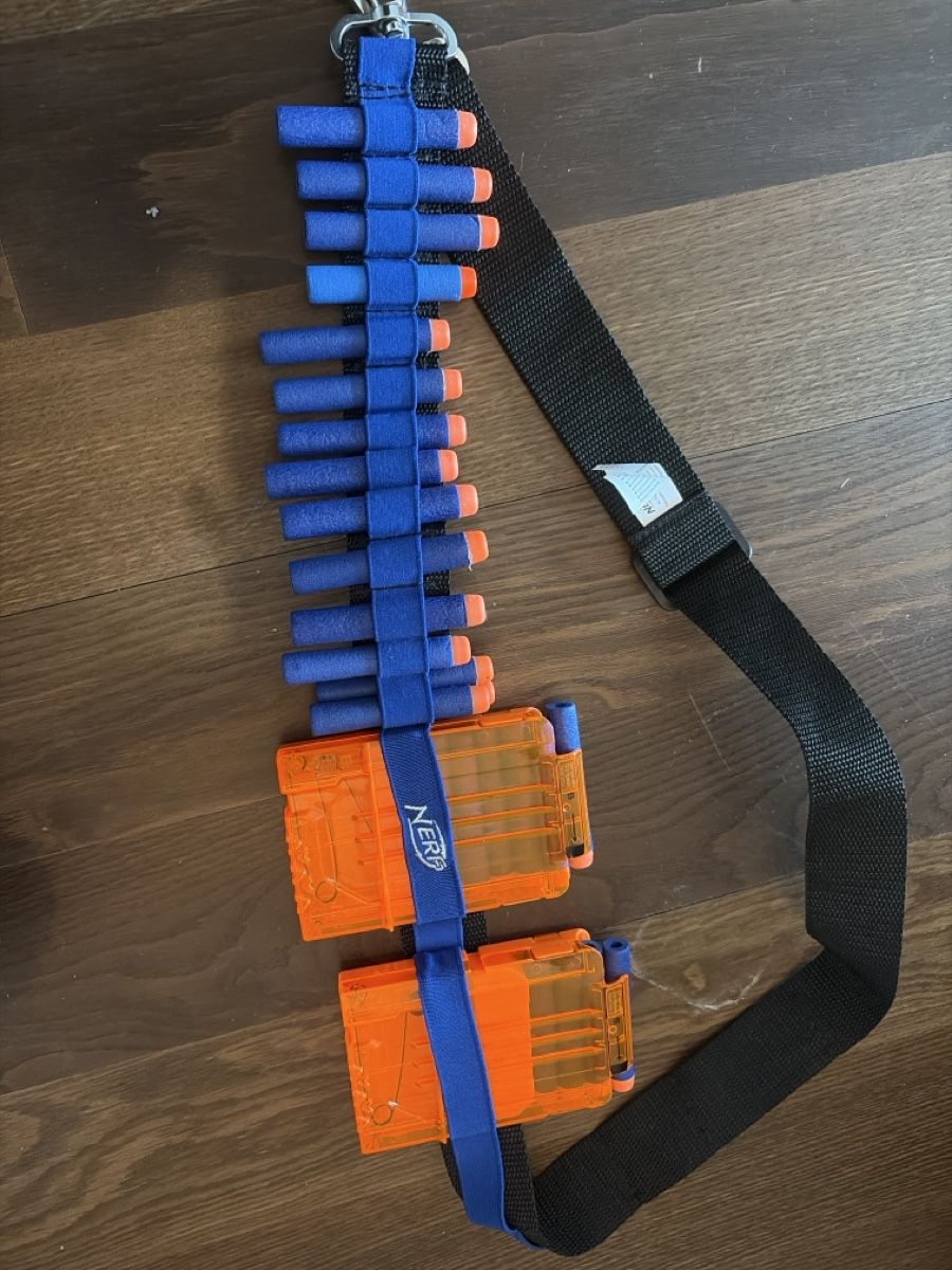Nerf Giocattoli: Nerf toy guns bundle with accessories used – Usato da Rüschlikon venduto da mar_d7sp 4