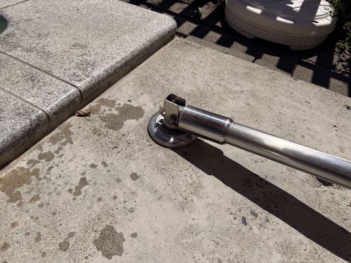 Echelles: Poolleiter V2A Rostfrei mit Klappscharnieren – D'occasion à Schüpfen par Livesteamer 2