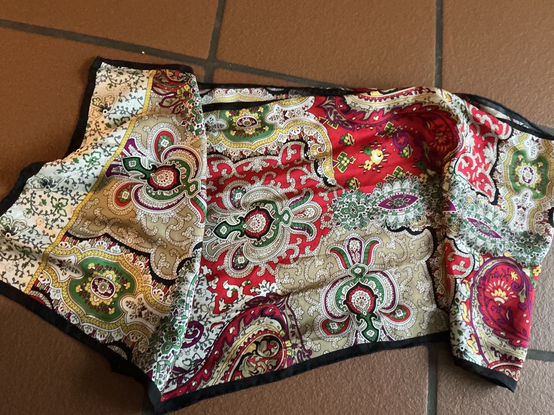 Codello Foulard & Sciarpe: Codello Tuch mit Paisleymuster bunt – Usato da Wettingen venduto da Andres54 2