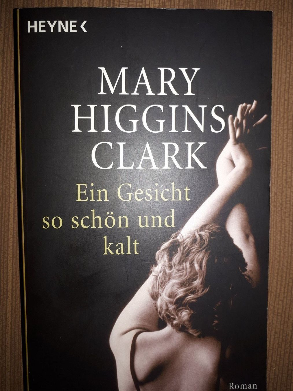 Libri: M.Higgins Ein Gesicht so schön und kalt – Usato da Basel venduto da Alacant