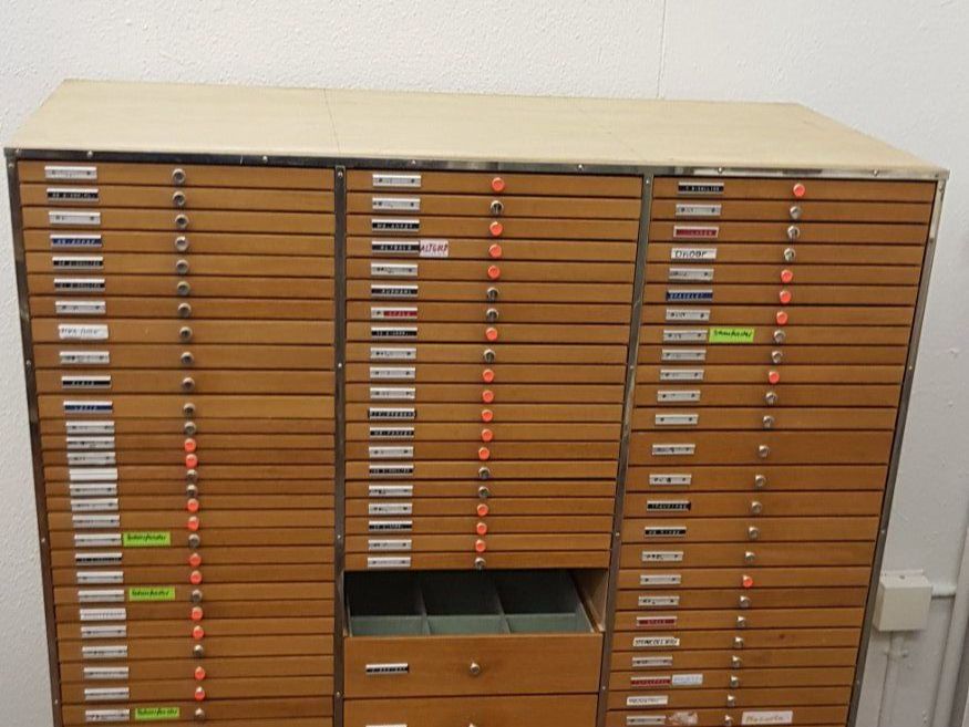 Sistemi di archiviazione: Schmuck Schublade Sortierstation – Usato da Thalwil venduto da Designer50 6