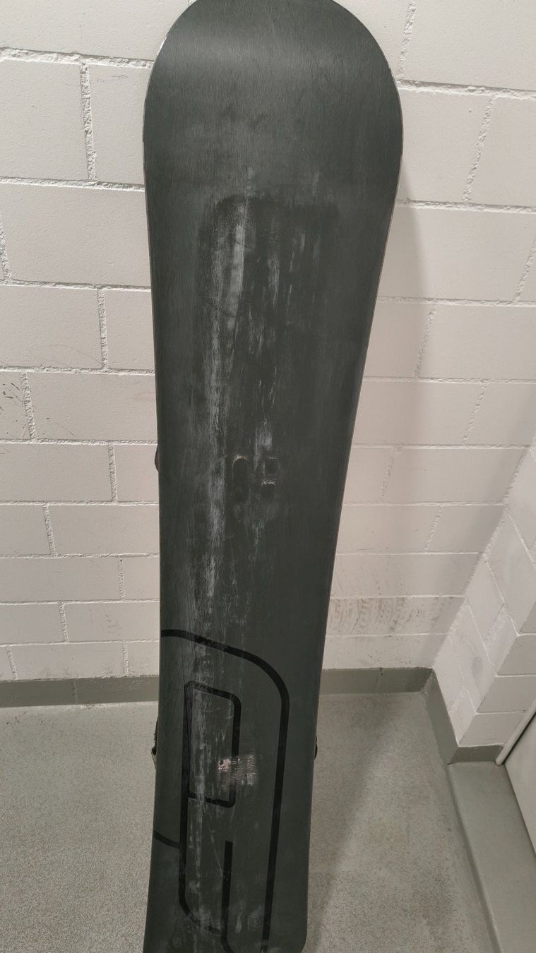 Board: Qualifly Snowboard, 168cm – Usato da Hünenberg venduto da Al.Porcospino 1