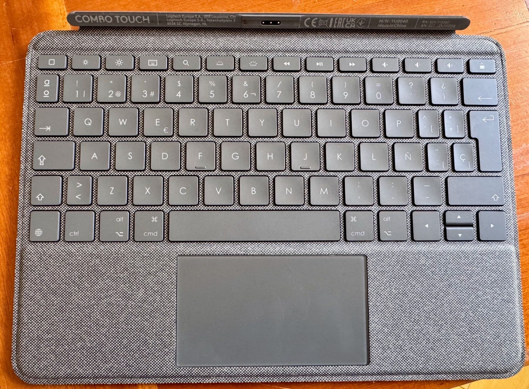 Logitech Tastaturen: Logitech Combo Touch + Crayon Bundle – iPad 7./8./9. Generat – Gebraucht aus Luzern von roe_5wgj 1