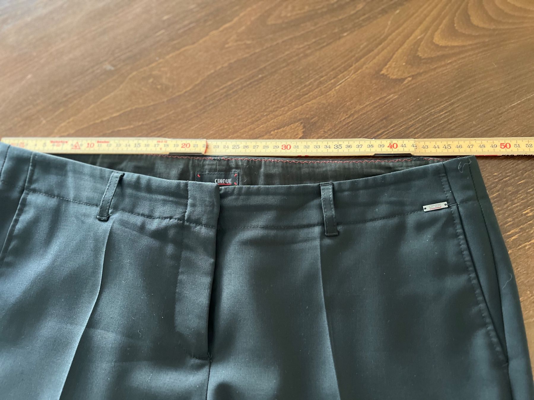 Cinque Pantaloni: Stoffhose Cinque schwarz klassisch Gr. 44 – Usato da Ebmatingen venduto da Mistelu 2