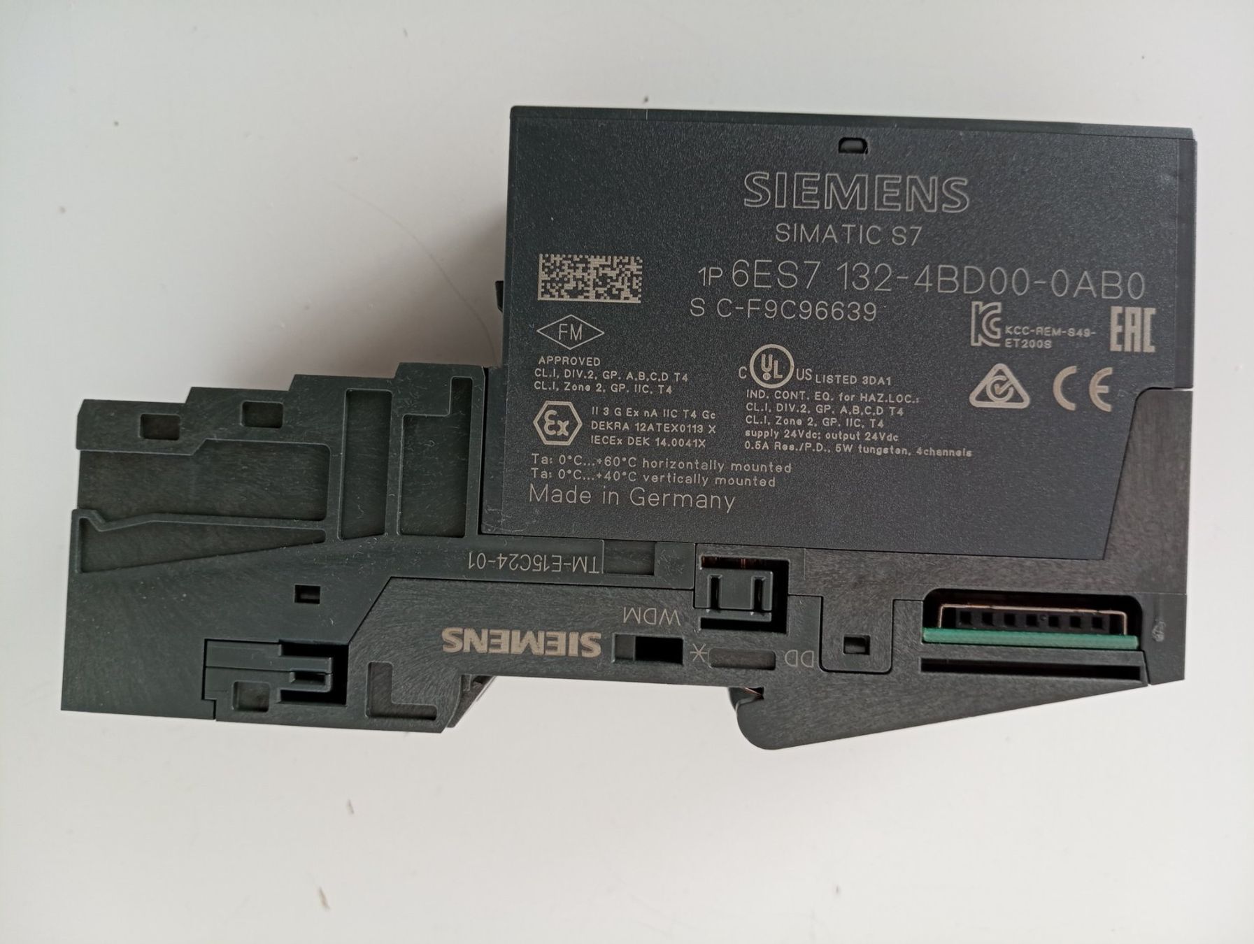 Siemens Componenti elettronici: 2x Siemens SIMATIC ET200S Modul 4DO DC24V 6ES7132-4BD00-0AA0 – Usato da Ufhusen venduto da HKSC 1