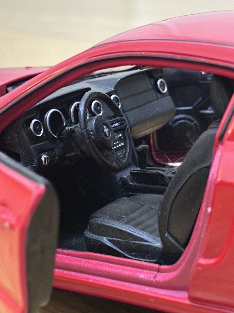 Ford Modellautos: 2005 Ford Mustang GT 1:24 – Gebraucht aus Montagnola von ciain67 3