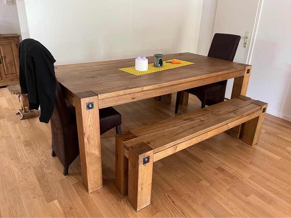 Set di tavolo e panche: Massive Esstisch mit Bank,massive Eichenmoebel, Landhausstil – Usato da Wettingen venduto da Antsor19 8