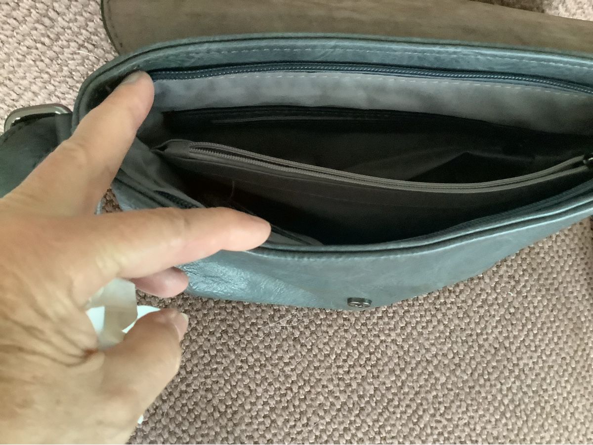 Taschen für Damen: Umhängetasche neu – Gebraucht aus Wildegg von mollilove 1