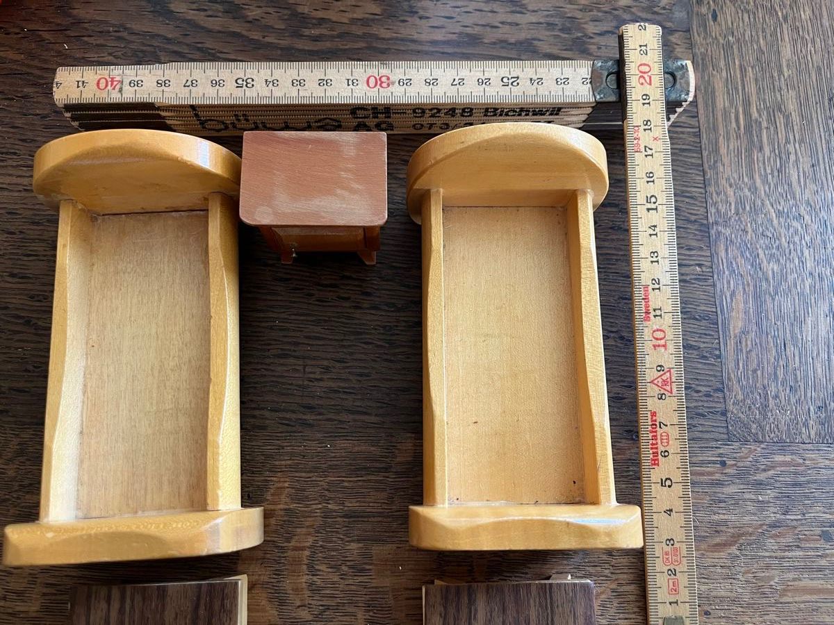 Case e mobili per bambole: Alte Puppenstubenmöbeli Set Vitalibetter – Usato da Urnäsch venduto da schneewittli.