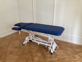 Hydraulische Massageliege – neuwertig, voll 