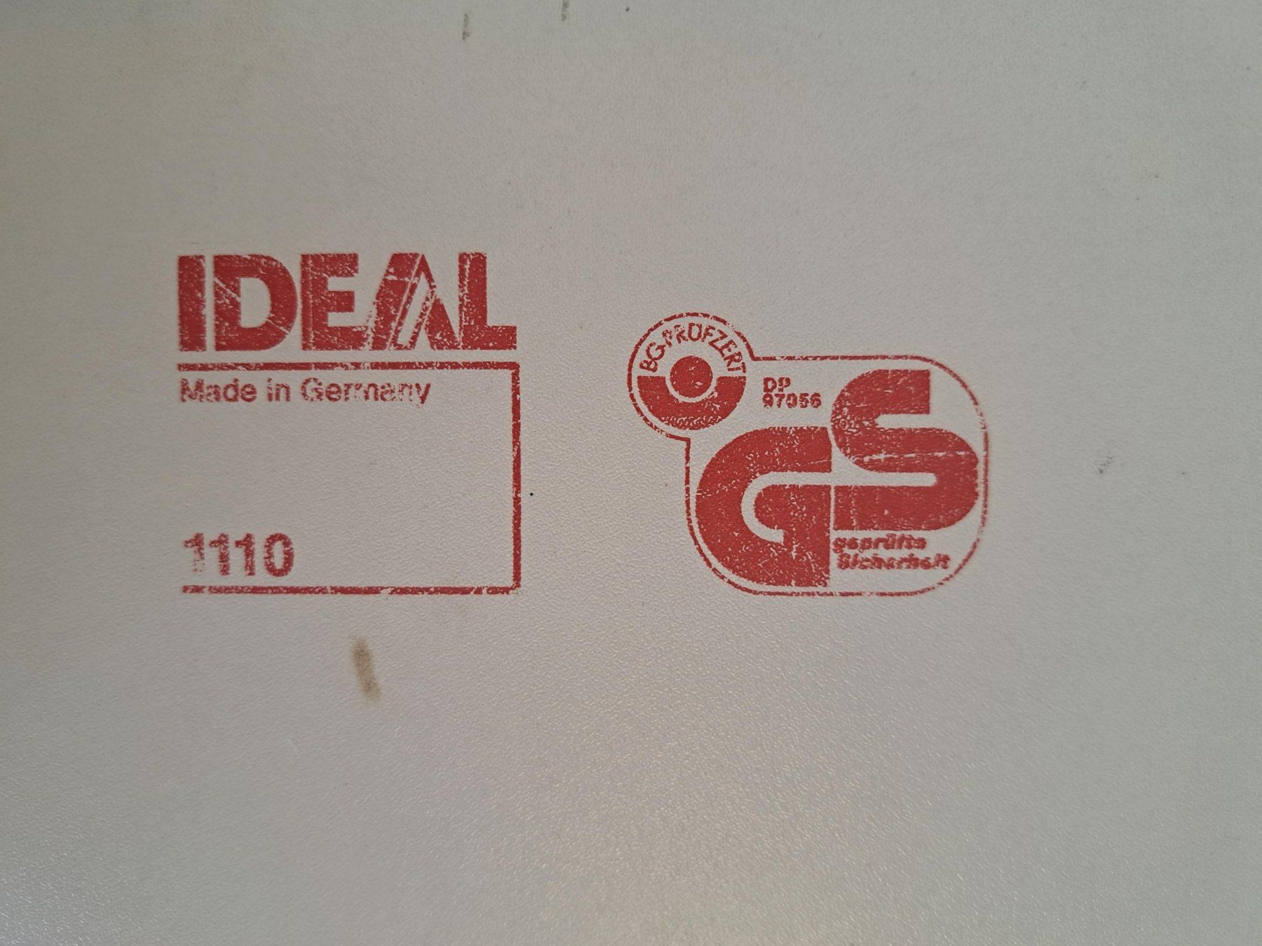 Toutes les machines: Schneidetisch Typ IDEAL 1110 – D'occasion à Wangen ZH par WohnWerkWangen 3