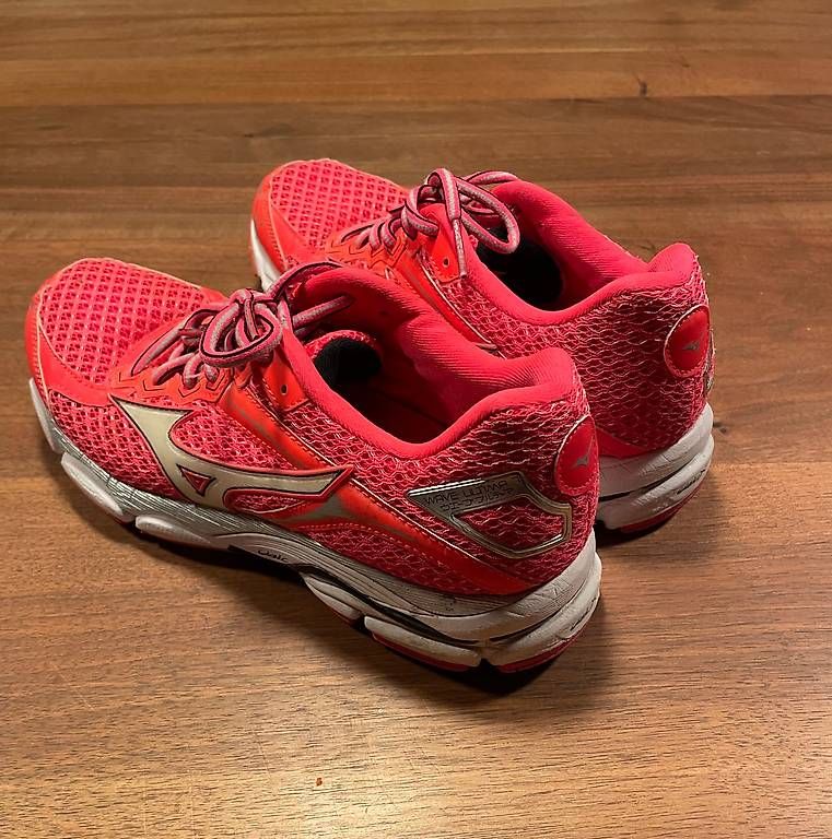 Mizuno Scarpe da donna: Mizuno Ultima 7 pink / 39 – Usato da Seeberg venduto da ber_jj5x 2