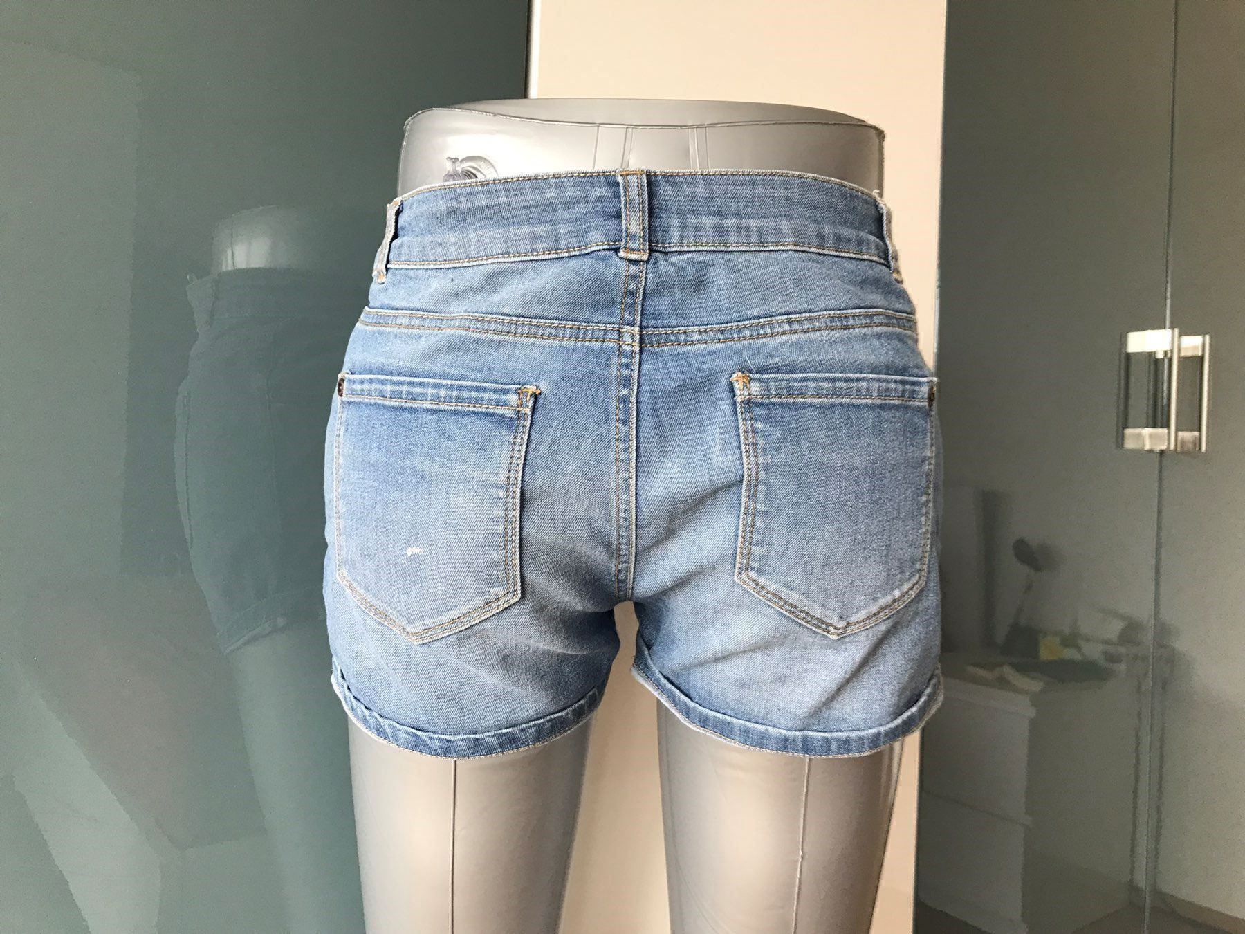 Jeans: Kurze Jean M/38 Blau – Usato da Duebendorf venduto da Alexandertreyer 3