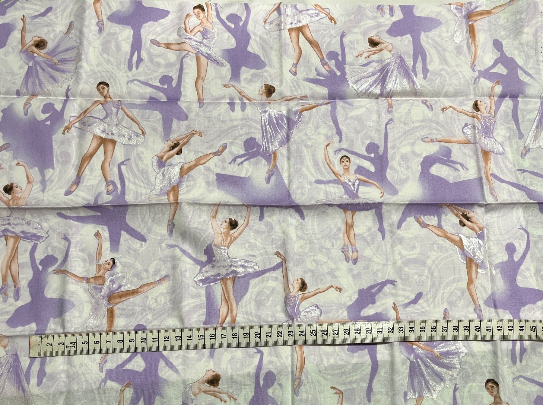 Tessuti: Patchworkstoffe Ballet no.2 mit 7 FQ lilatöne-silber – Nuovo (secondo la descrizione) da Seuzach venduto da KreativmitStoff 4