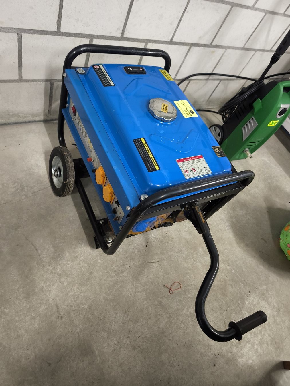 Stromgeneratoren: Stromgenerator – Gebraucht aus Murten von fab_6rbb