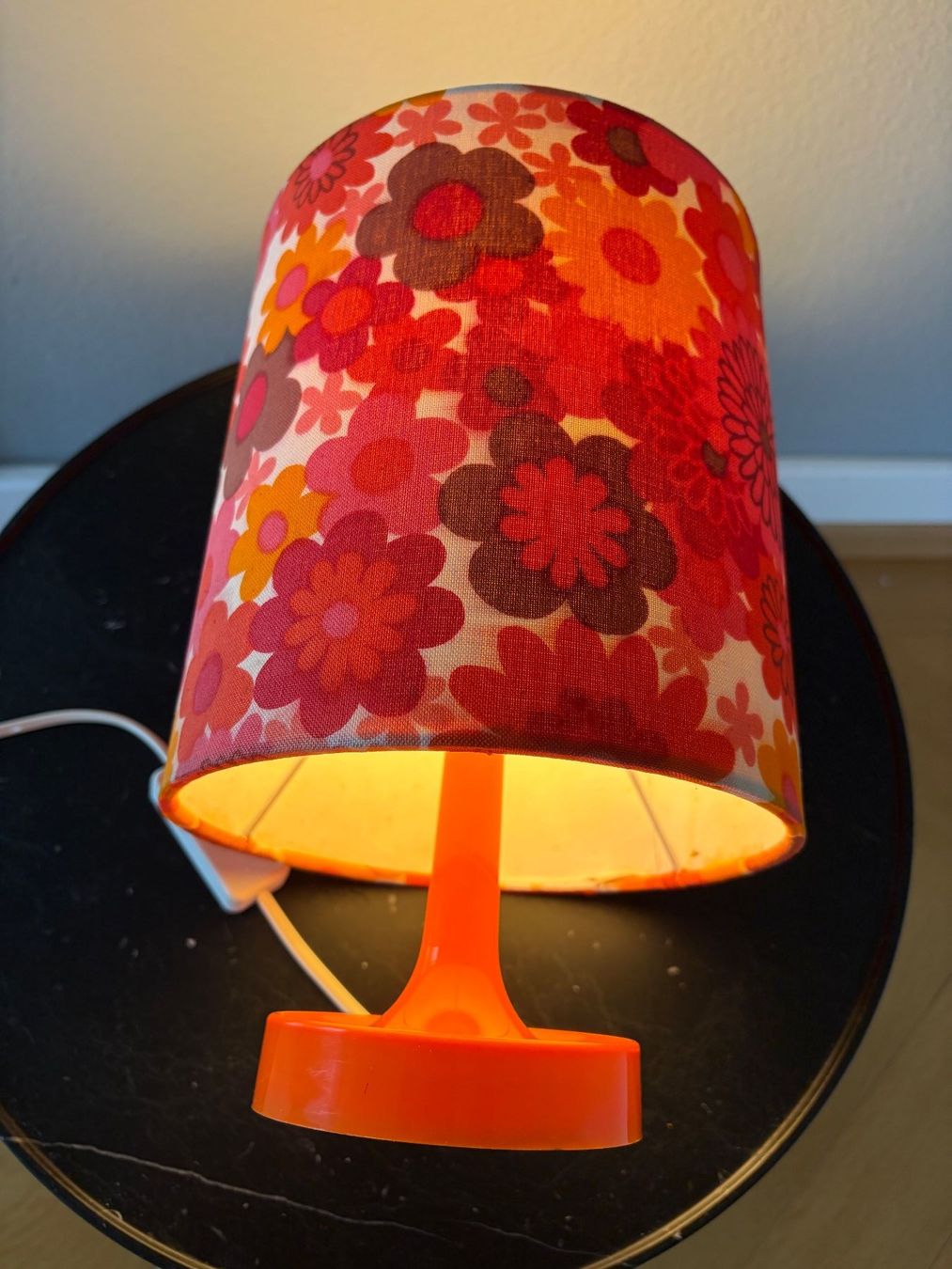 Lampade: Space Age Tischlampe – Usato da Zürich venduto da Stuchi1 2