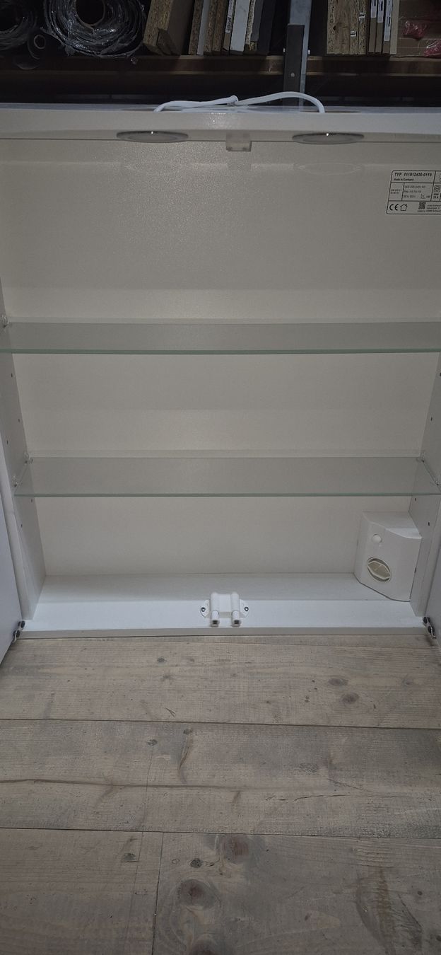 Spiegelschränke: Spiegelschrank mit Beleuchtung – Neu (gemäss Beschreibung) aus Mosnang von Swiss19969