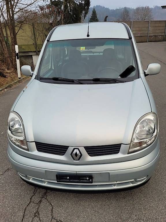 Autos: Renaul Kangoo, defekt – Défectueux à Bern par d.leandra