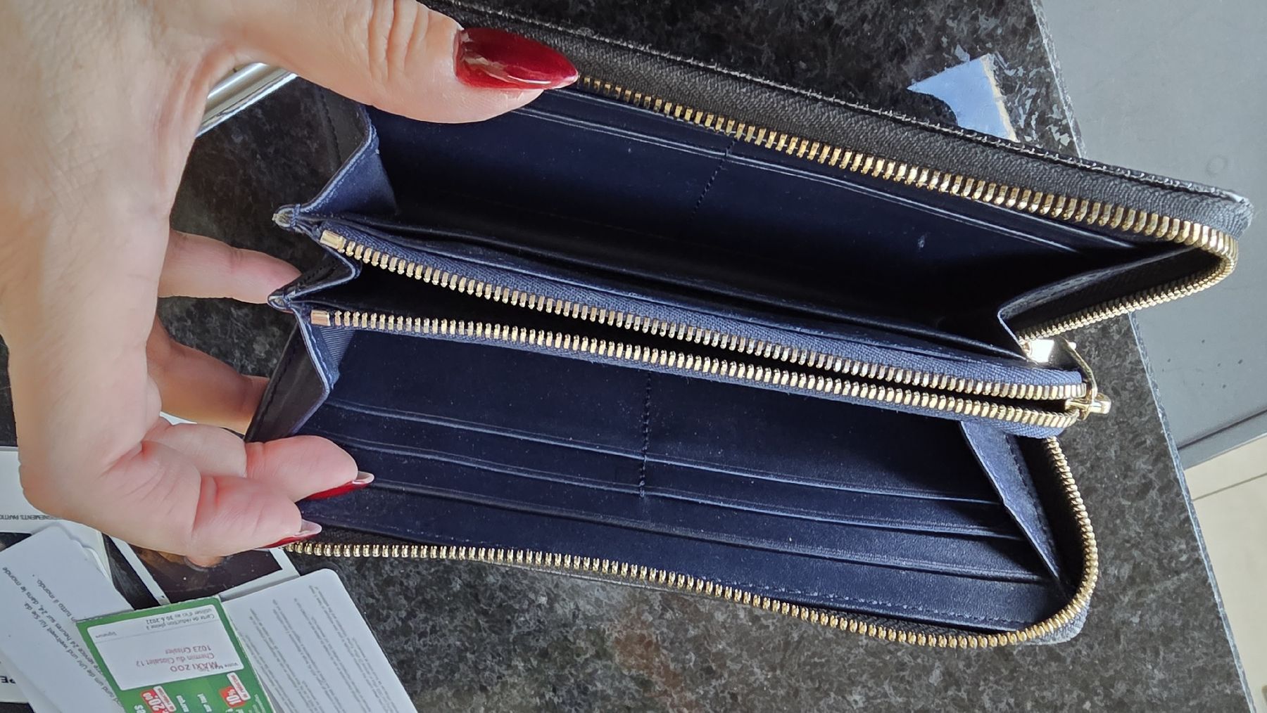 Lacoste Brieftaschen: Portefeuile / Portemonnaie LACOSTE – Gebraucht aus Cheyres von Karine-Schweiz 3