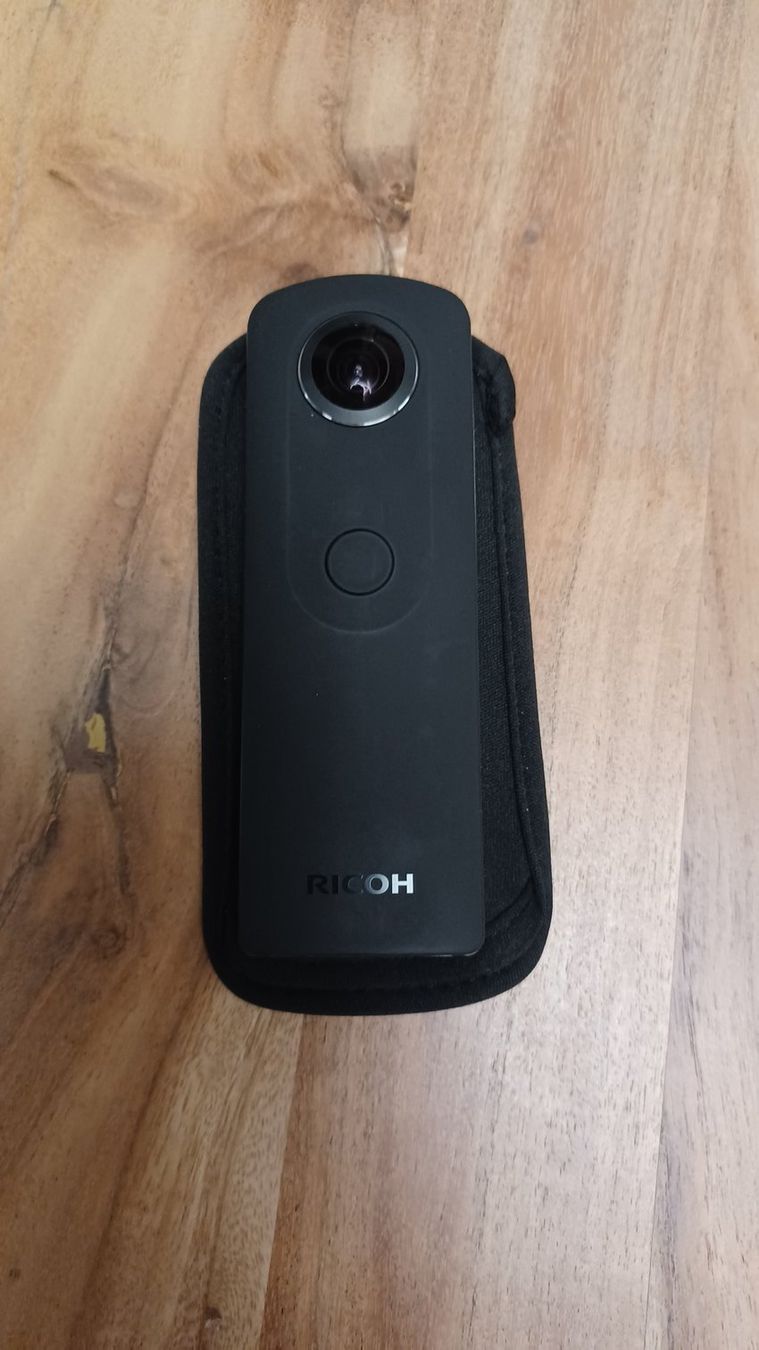 Ricoh Fotocamera: Ricoh Theta S 360° Kamera – Usato da Münsingen venduto da Sewaldi
