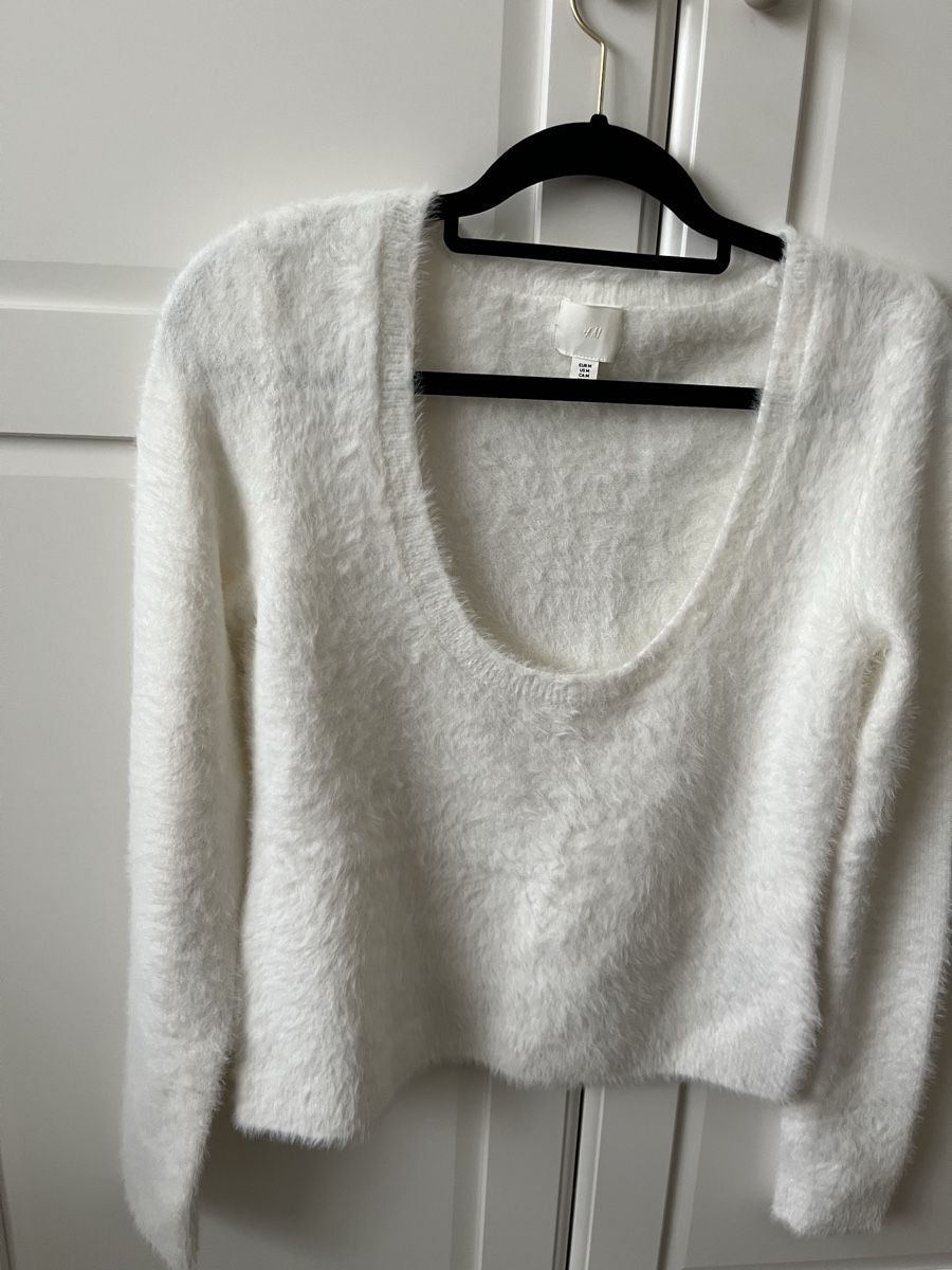 H&M Pullover & Sweatshirts: Weicher Pullover – Neu (gemäss Beschreibung) aus Allschwil von eyl_bb8q 2