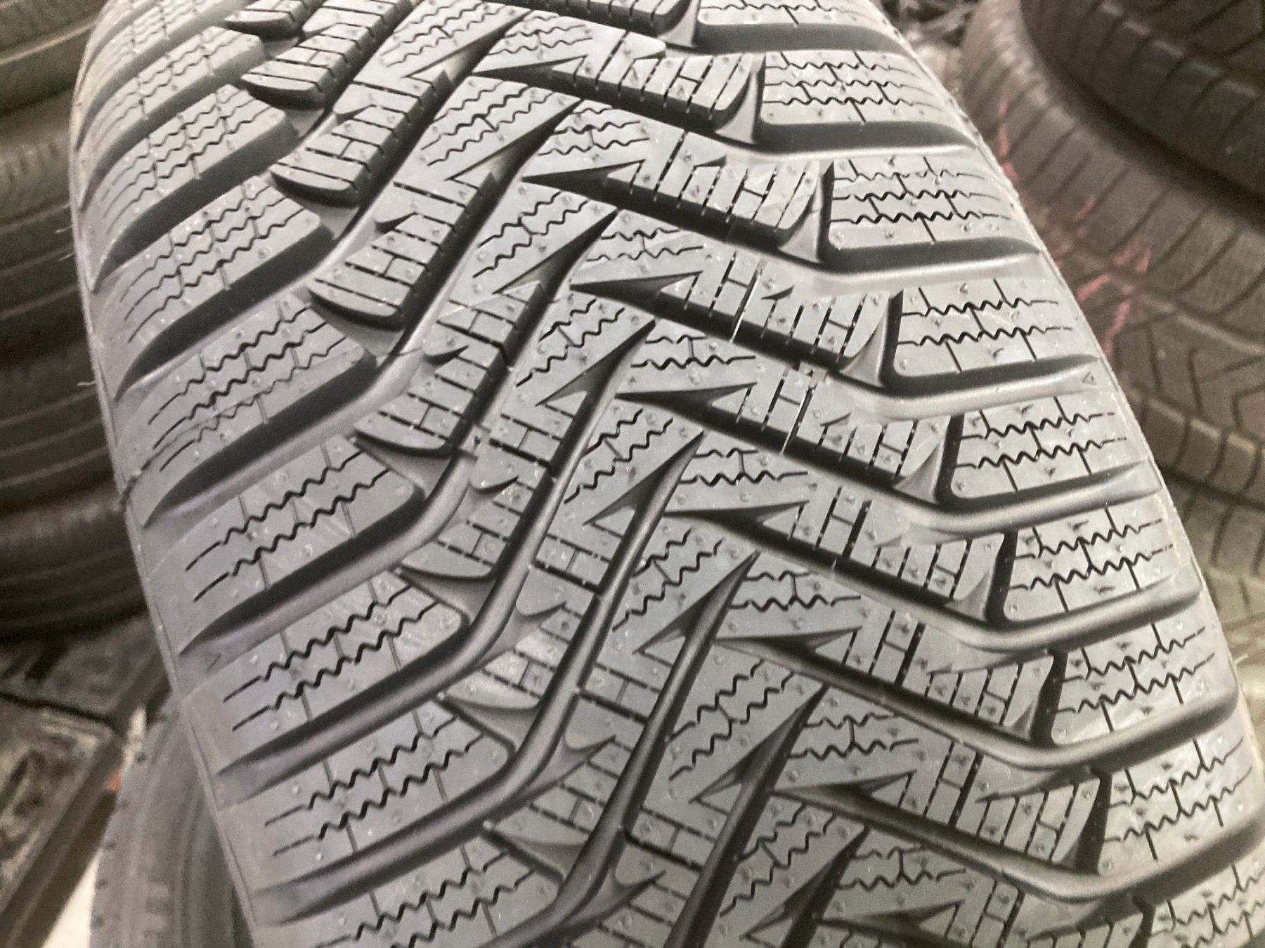 Pneus & Roues: 205/55R16 Winterpneu Neu – Neuf avec emballage d'origine à Cham par Cham6332 4