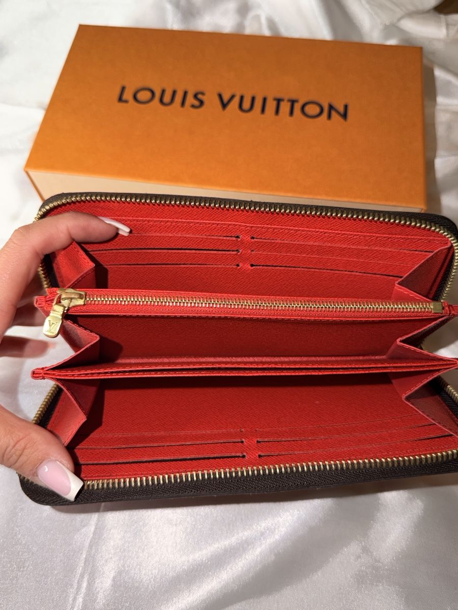 Louis Vuitton Portafogli: Portefeuille Louis Vuitton – Nuovo (secondo la descrizione) da Le Lignon venduto da Ana2831