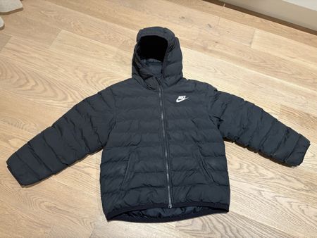 Nike Winterjacke 137-147cm