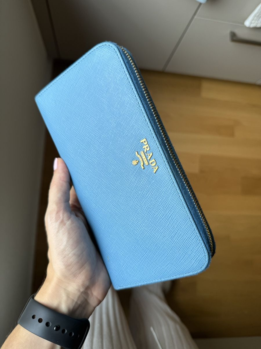 Prada Portamonete: Light Blue Prada Leather Wallet – Usato da Zürich venduto da sas_5f2h 7