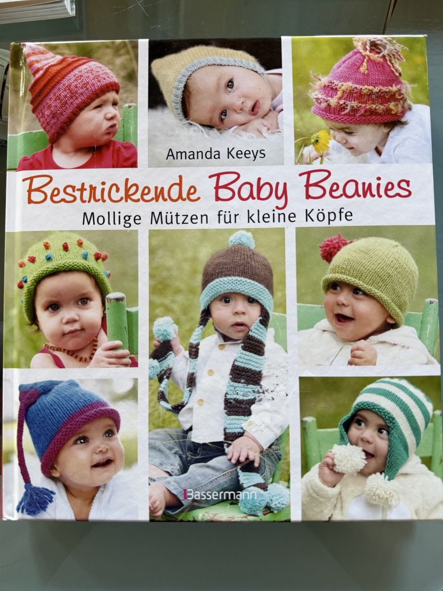 Libri: Bestrickende Baby Beanies – Nuovo (secondo la descrizione) da Biberen venduto da Kroki79