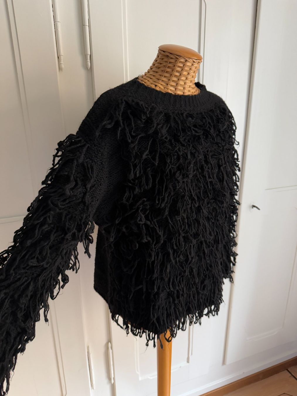 Pullover & Sweatshirts: LA STRADA - Strickpullover schwarz mit Fransen L – Gebraucht aus Zürich von Diazaio 1