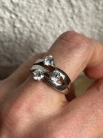 Eleganter Silberring & 3 weissen Steinen (60)