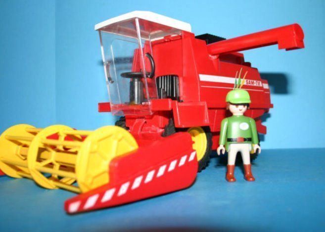 PLAYMOBIL N°3929. FERMIER/MOISSONNEUSE Batteuse. Complet. (N°1) EUR 55,00 - FR